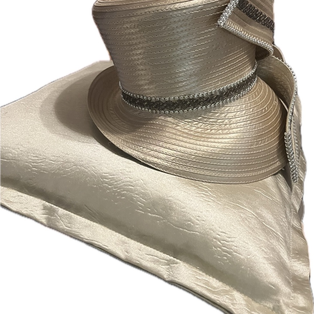 Elegant Gold Women's Hat